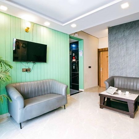 Treebo Elite Corporate, Sector 62 Hotel Noida Bagian luar foto