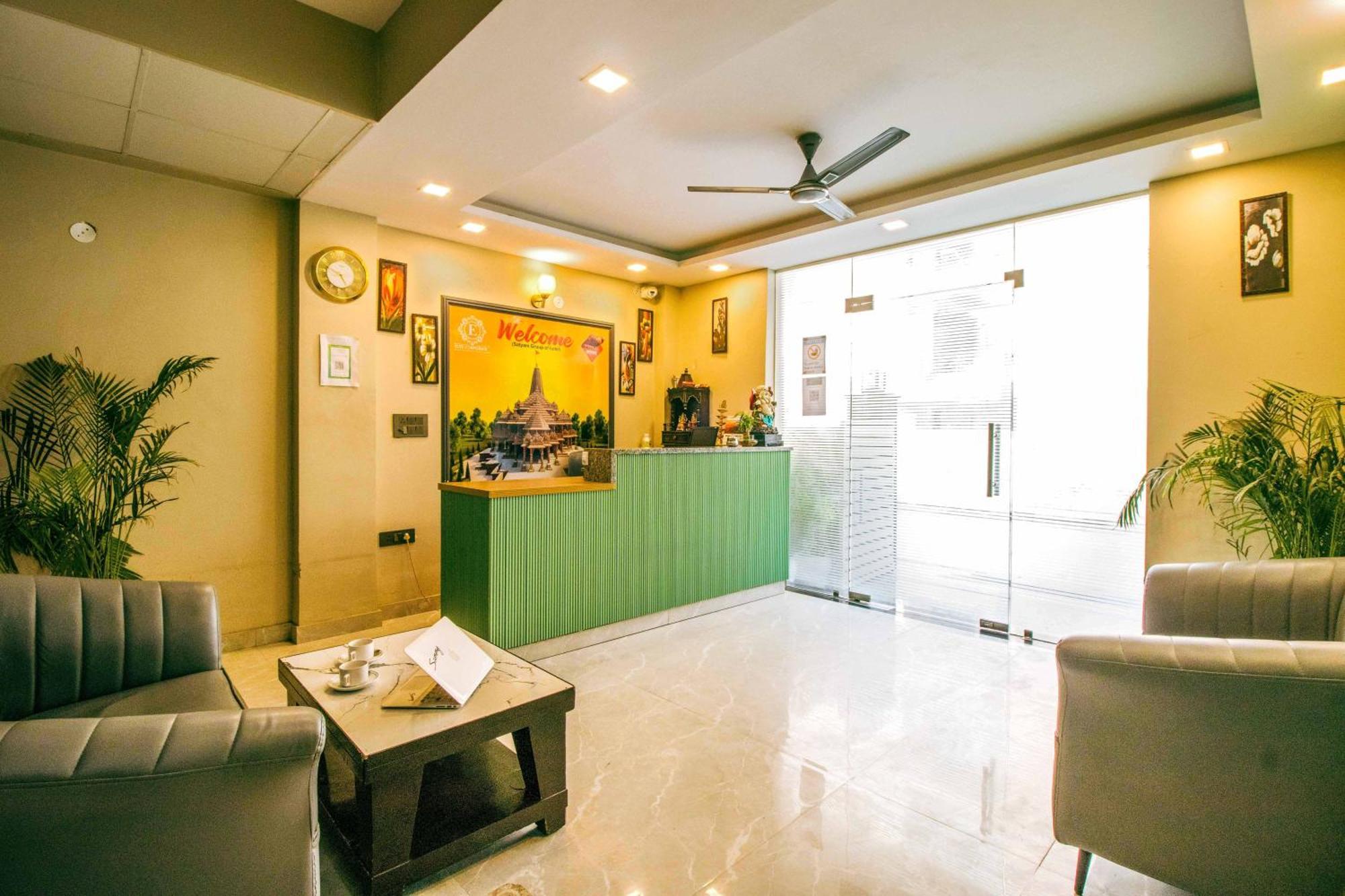 Treebo Elite Corporate, Sector 62 Hotel Noida Bagian luar foto