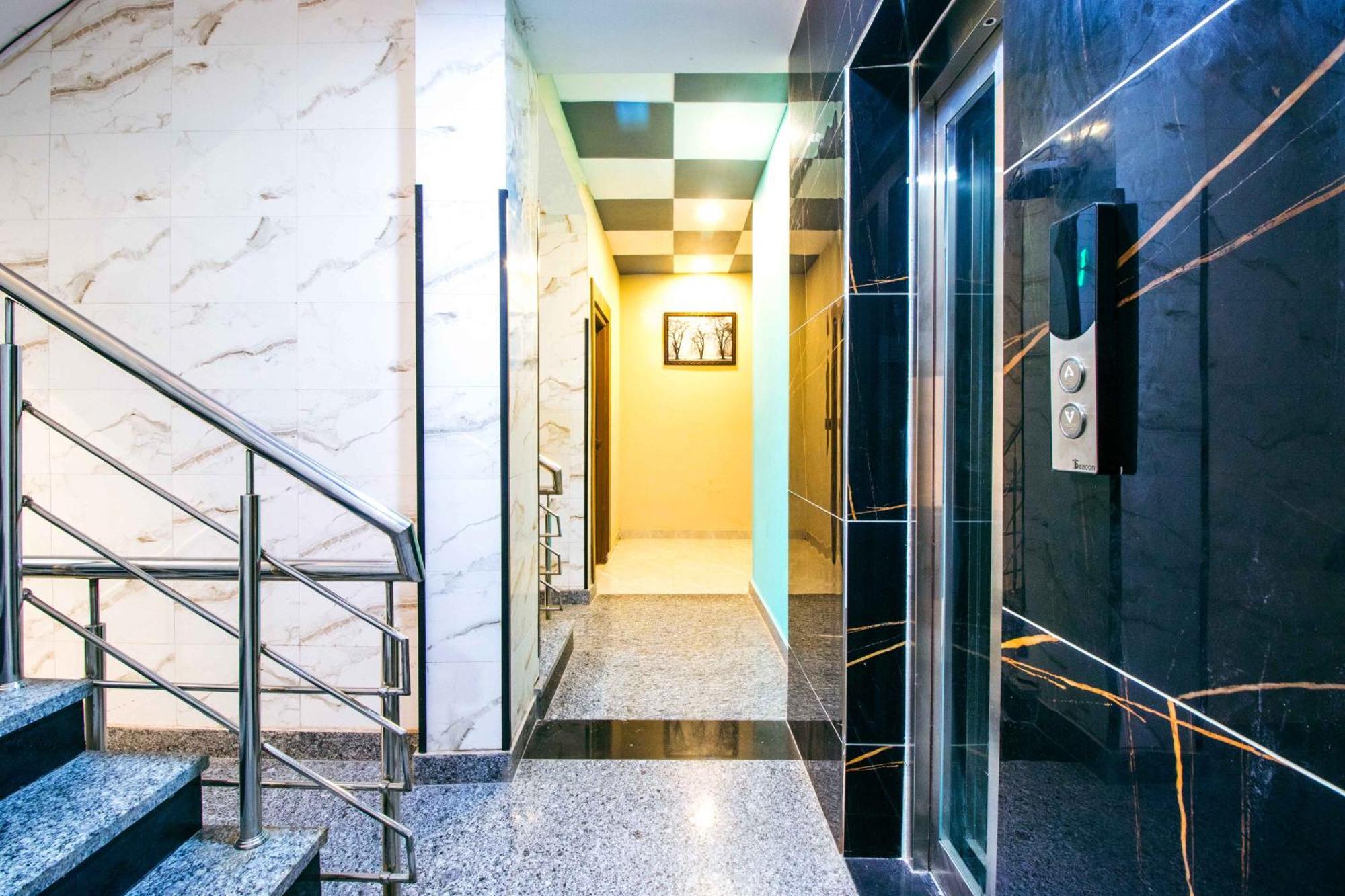 Treebo Elite Corporate, Sector 62 Hotel Noida Bagian luar foto
