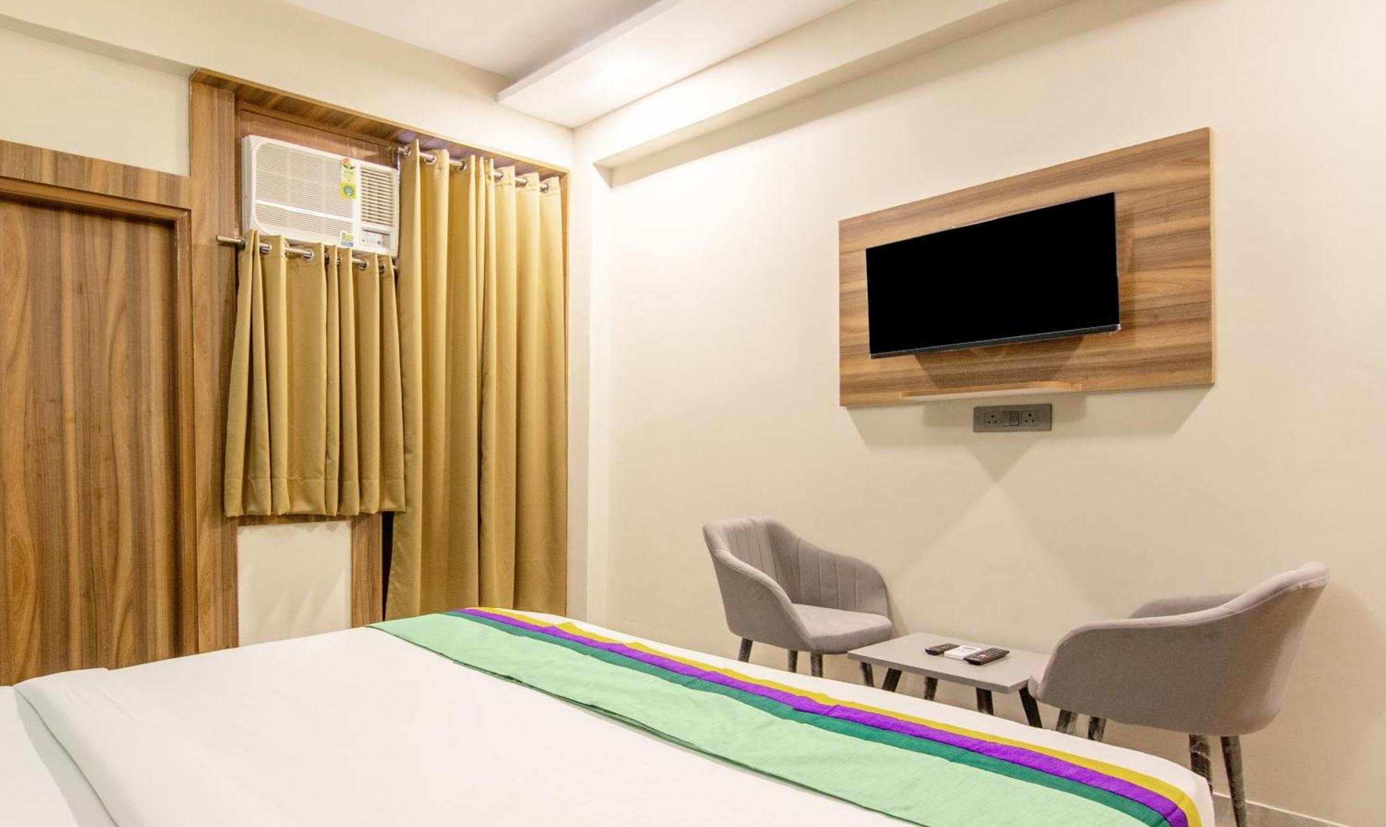 Treebo Elite Corporate, Sector 62 Hotel Noida Bagian luar foto