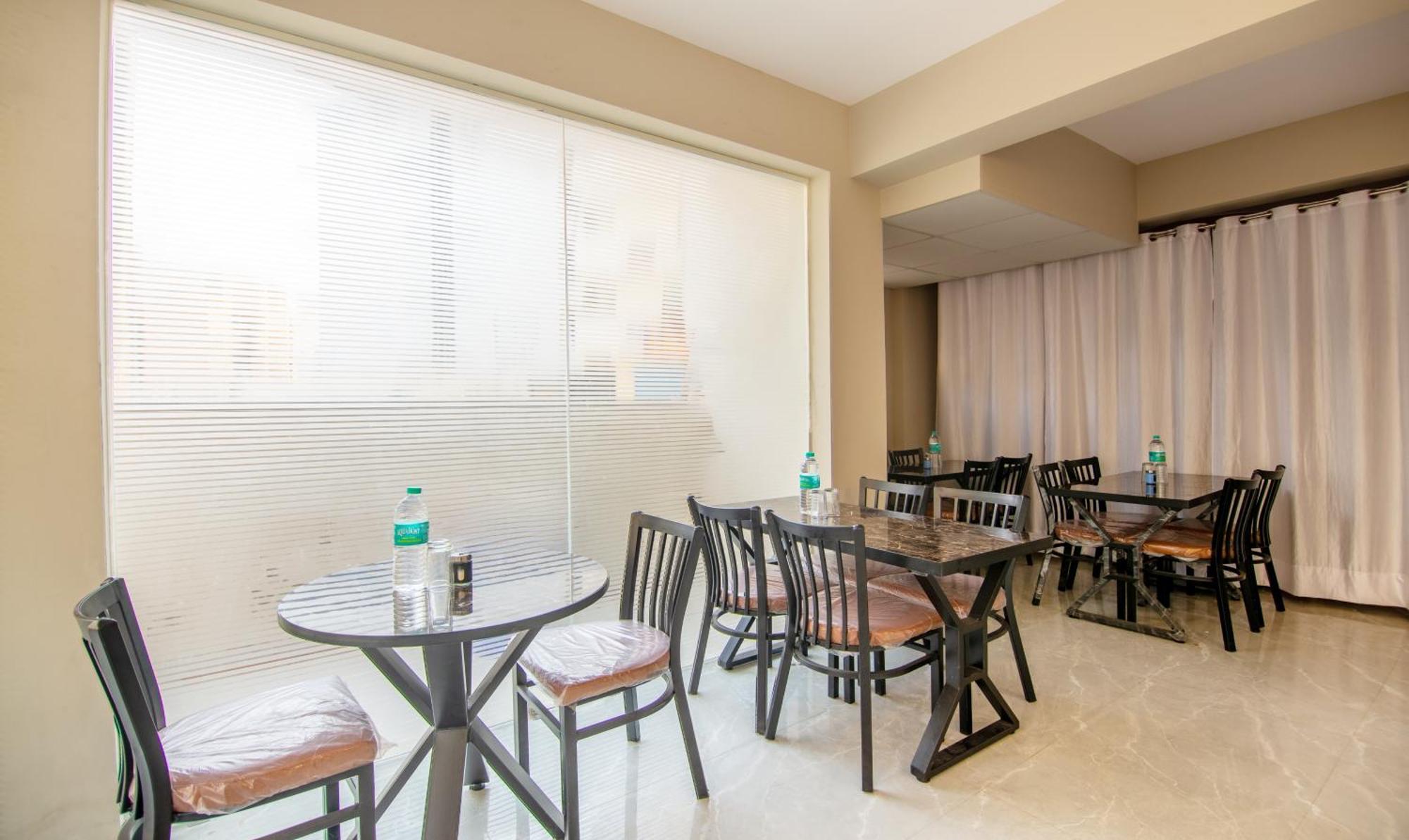 Treebo Elite Corporate, Sector 62 Hotel Noida Bagian luar foto