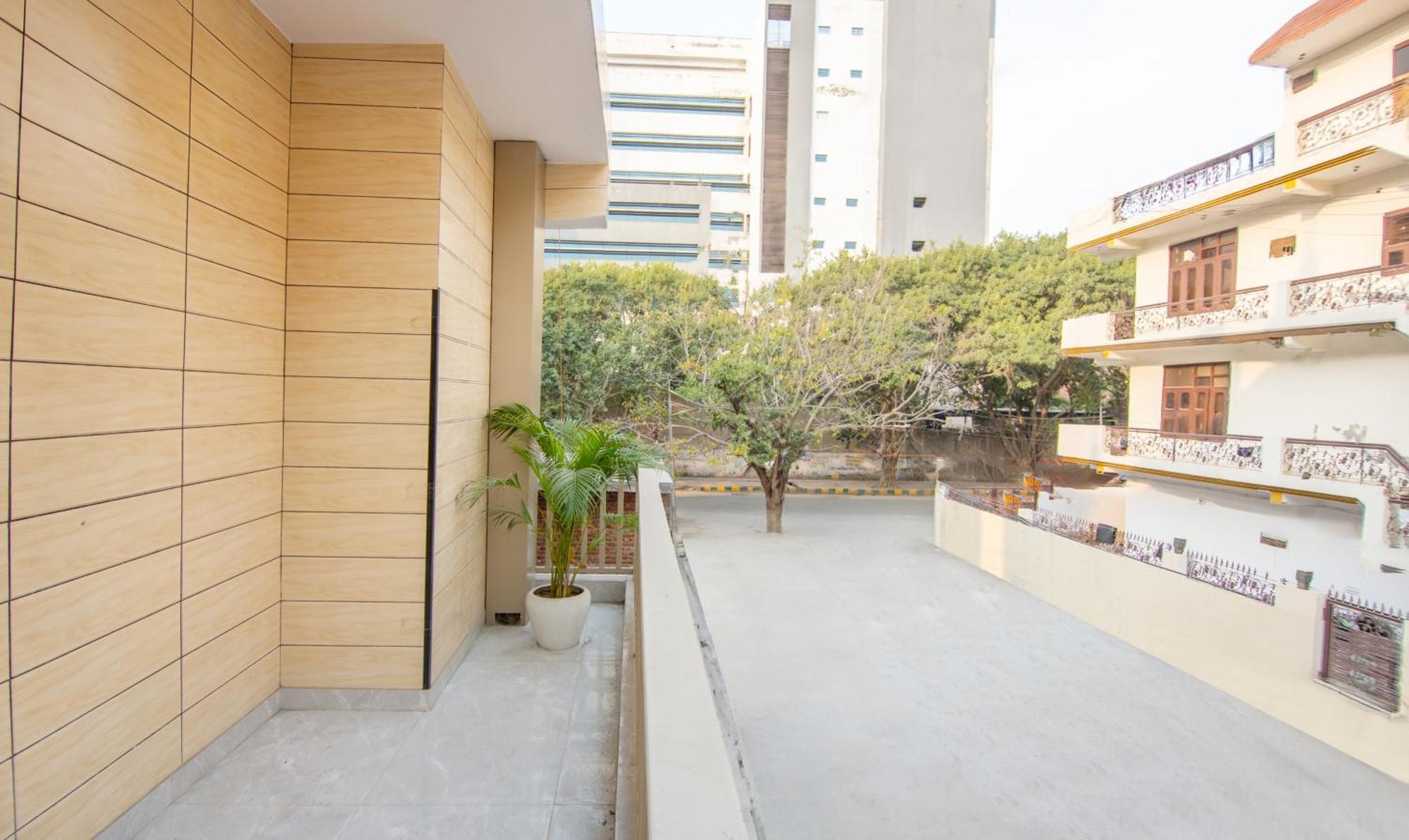 Treebo Elite Corporate, Sector 62 Hotel Noida Bagian luar foto